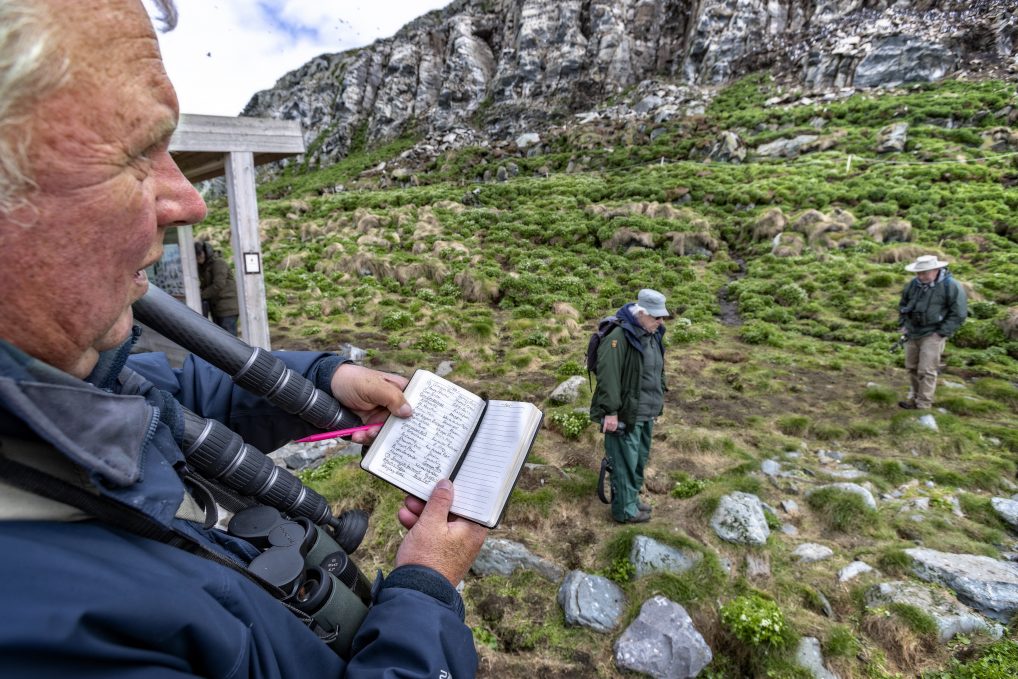 Mark Finn i Finnmark...Ja, fugleeksperten fra Storbritannia heter faktisk det. Han kan ikke få rost Varanger nok, og rangerer fuglekikking her høyt på skalaen. 